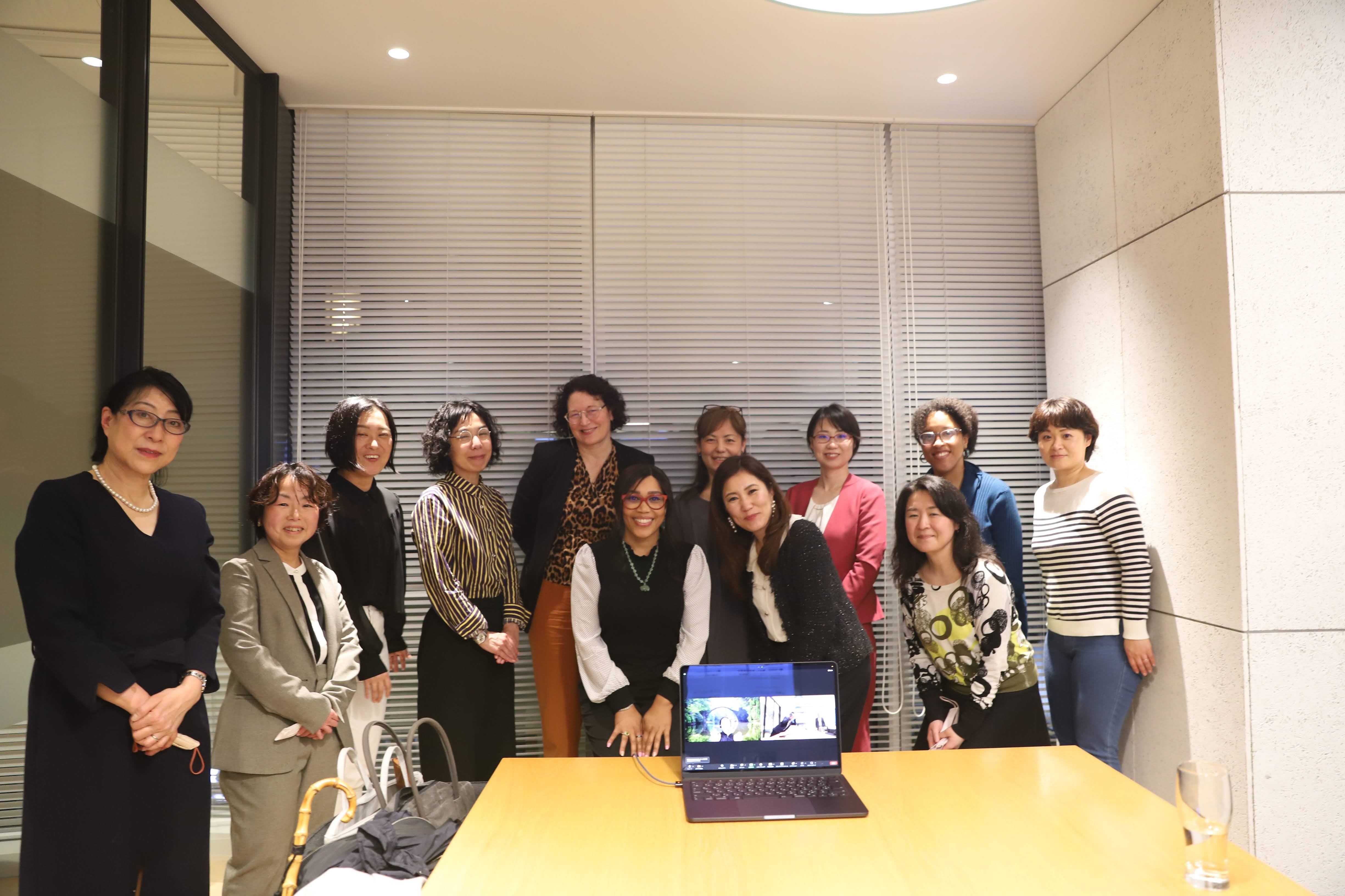 アメリカ人女性起業家とのテーブルディスカッション！